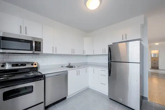 2 Bedroom Apartment for Rent - 30 Carabob Ct.63826905012609121