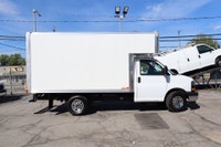 2026 GMC Savana CAMION NEUF / 13 KM / 6.6 LITRES 8 CYLINDRES / 2026 GMC SAVANA 3500 CUBE 12 PIEDS +... (image 4)