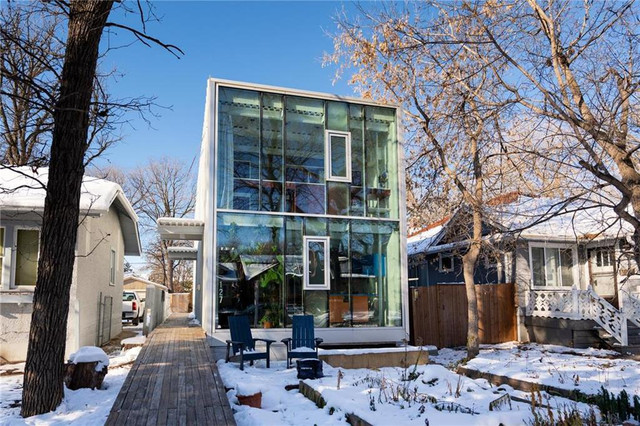 127 Borebank Street Winnipeg, Manitoba in Houses for Sale in Winnipeg