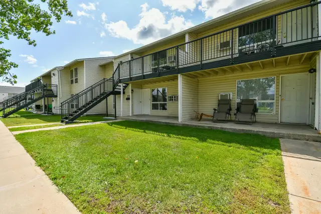 Centennial South - 2 Bedroom Premium Apartment for Rent in Long Term Rentals in Regina - Image 15
