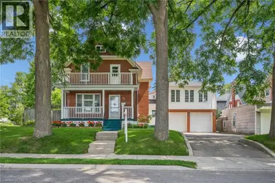 A RARE OPPORTUNITY IN THE HEART OF KW. Calling all investors, multi-generational families, and value...
