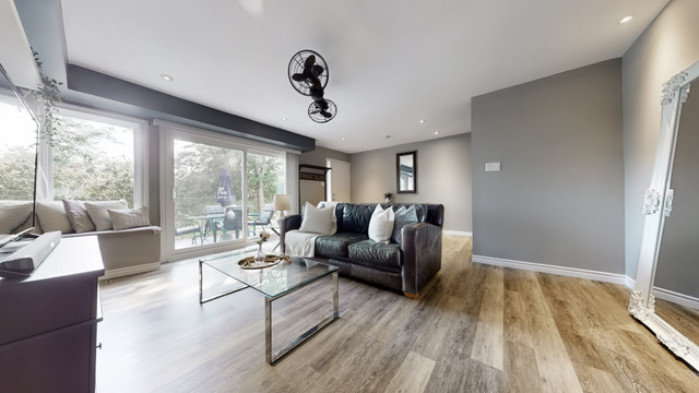 FOR RENT- 3 BED 2 BATH TOWNHOME IN AURORA in Other in Markham / York Region - Image 2