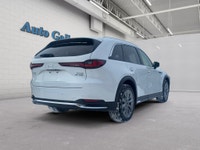 THIRD ROW LUXURY SUV, CLEAN CARFAX Elevate your journeys with this 2025 Mazda CX-90 GT AWD, a premiu... (image 4)