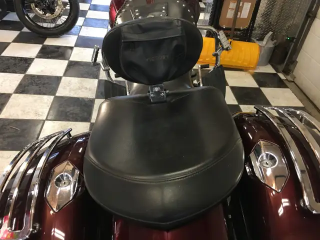 2010 Victory Cross Roads TOURER FOR SALE...$ 6,500. PLUS GST in Sport Touring in Calgary - Image 16