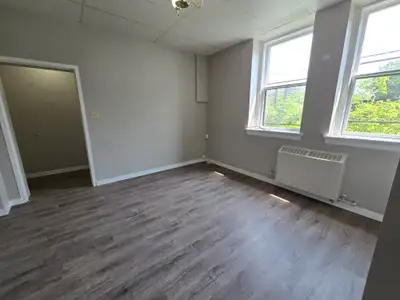 Large One bedroom one bathroom located Uptown