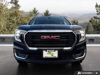 Navigating daily life or exploring new horizons becomes a pleasure in this 2024 GMC Terrain SLE, pre... (image 7)