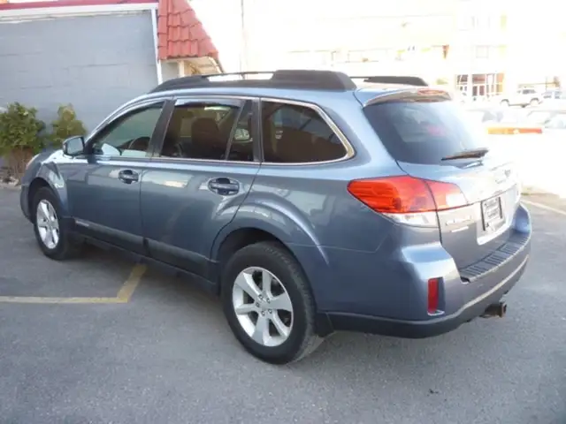 2014 Subaru Outback 4dr Wgn H4 Auto 2.5i Premium in Cars & Trucks in Calgary - Image 8