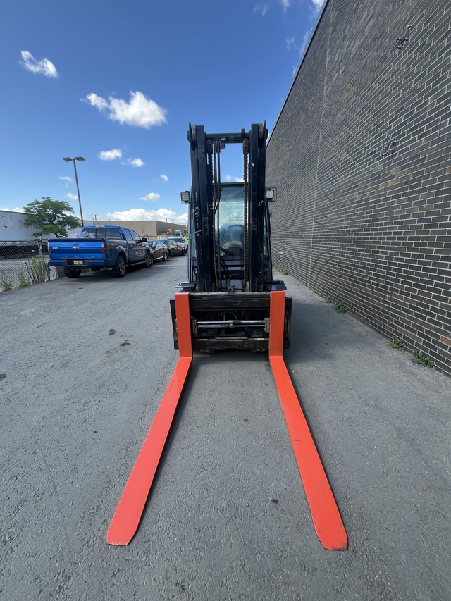 2018 Toyota LPG OUTDOOR Forklift with 11000 LB Cap Fork-position in Heavy Equipment in Mississauga / Peel Region - Image 6