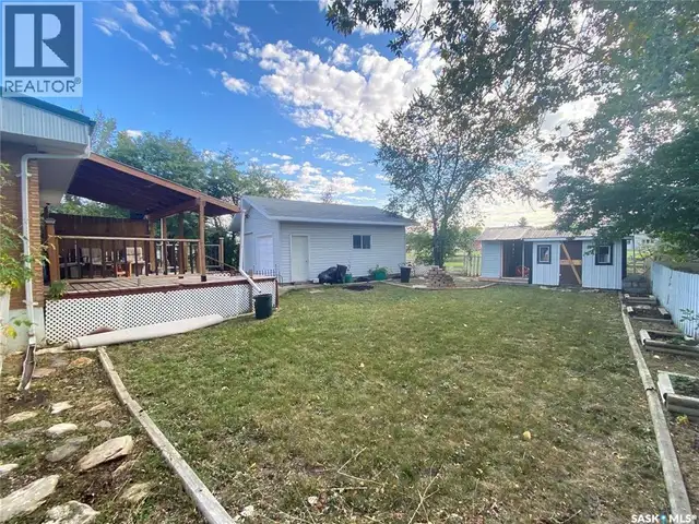 434 2nd STREET Weyburn, Saskatchewan in Houses for Sale in Regina - Image 7