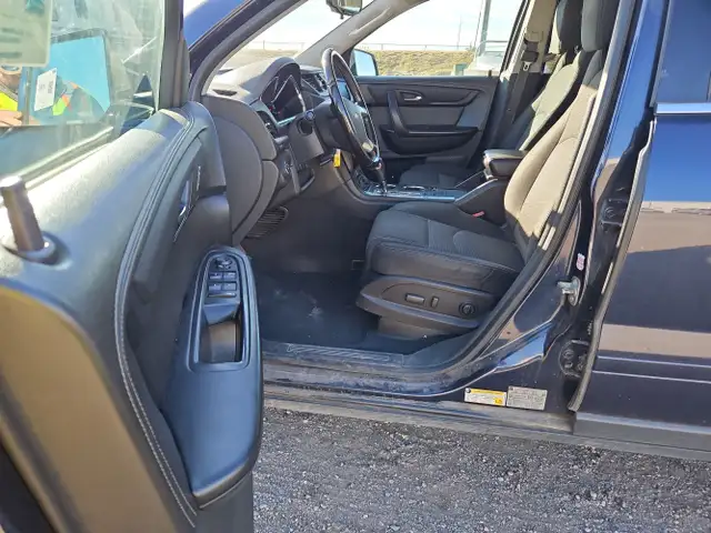 2016 Chevrolet Traverse in Cars & Trucks in Calgary - Image 16