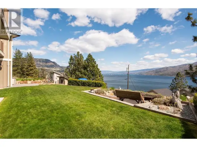 5824 Columbia Avenue Peachland, British Columbia in Houses for Sale in Penticton - Image 9