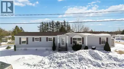 14x14 DECK/ MINI SPLIT INSTALLED 2023/ NEW WASHER/DRYER/ Welcome to 24 Blue Ash in the sought after...