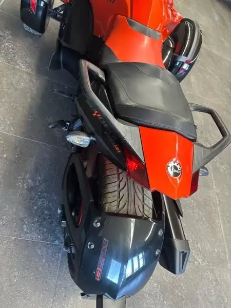 2016 Can-Am SPYDER RS-S(SE5)ROUGE MAG/NOIR in Sport Touring in Lanaudière - Image 9