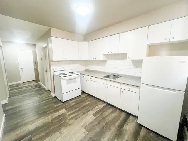 Albert Park Apartment For Rent | Rae 4110 Apartments in Long Term Rentals in Regina - Image 9