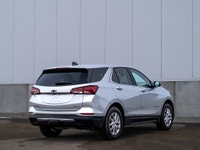 CARGET AUTOMOTIVE is thrilled to offer this 2022 CHEVROLET EQUINOX LT, a compact SUV offering a turb... (image 6)