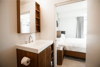 Short-Term Furnished Suites at Minto Yorkville Experience refined, flexible living in the heart of T... (image 5)