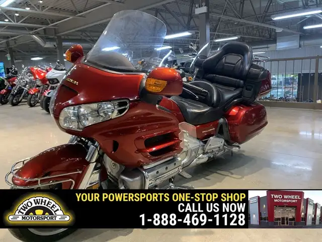 2001 Honda GL1800 Goldwing Touring in Sport Touring in Guelph - Image 2