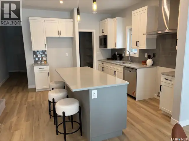 335 Asokan BEND Saskatoon, Saskatchewan in Houses for Sale in Saskatoon - Image 4