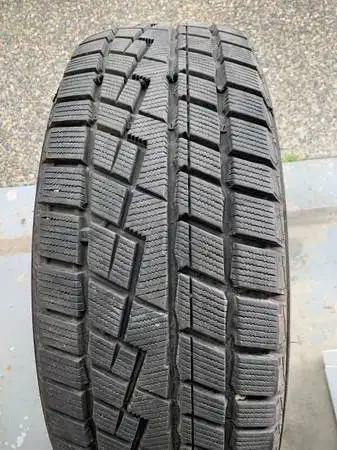 a nice winter tire with tread like new (1 TIRE ONLY) size 235/60/18 103T M S Starfire RSW 5.0 with n...