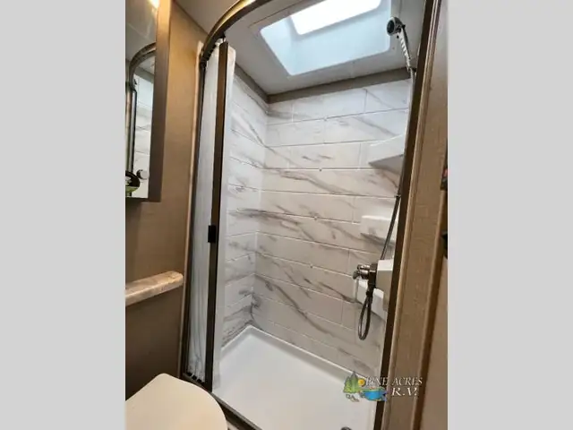 2024 Thor Motor Coach Delano Sprinter 24FB Diesel in RVs & Motorhomes in Moncton - Image 29