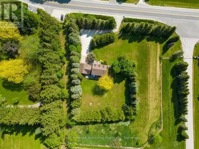 Beautiful Country Home in Clarksburg/Thornbury | The Blue Mountains. Tucked into the charming villag...
