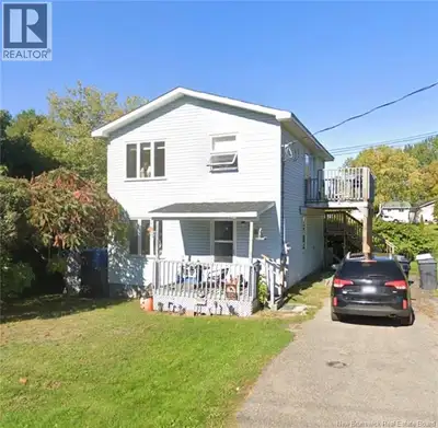 Beautifully renovated main unit in a versatile two-level duplex, ideally located near all amenities...