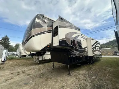 Welcome to Rock Island RV Luxury at its finest. This one ower unt is loaded in and out with options....