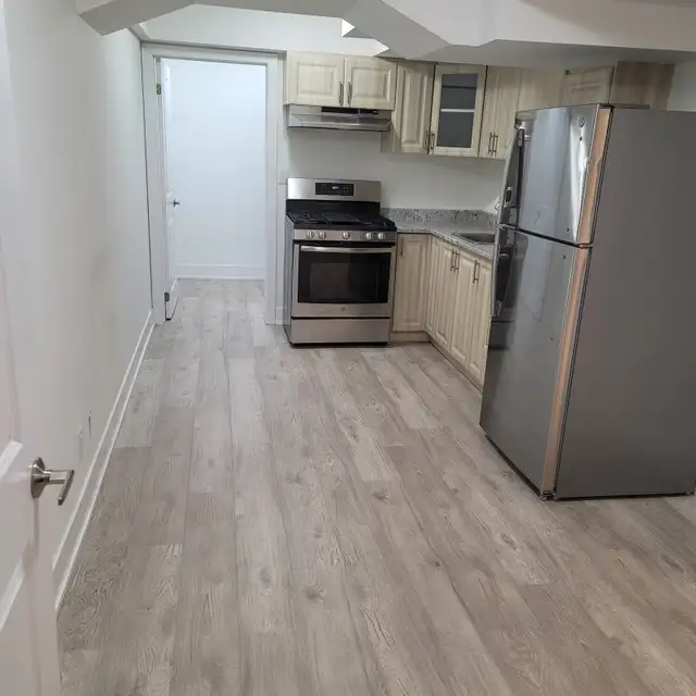 750-sf 1-Bed   AC/Parking/Laundry/Utilities Incl (Chatfield Dr)