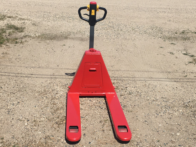 BRAND NEW ELECTRIC HEAVY DUTY PALLET JACK - 3300 LB CAPACITY in Other Business & Industrial in Winnipeg - Image 2