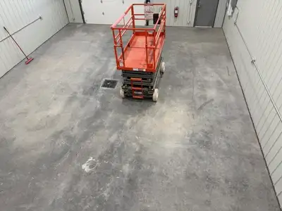 1500 square foot shop , 16' ceilings , washroom and in floor heat, mezzanine, 200 amp, Looking for a...