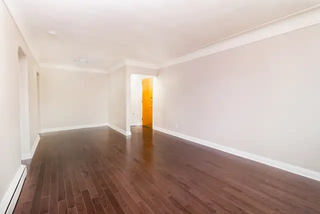 1 BEDROOM AVAILABLE CLOSE TO DOWNTOWN HAMILTON! in Long Term Rentals in Hamilton - Image 11