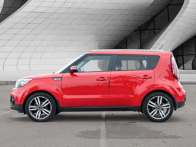 2019 Kia Soul EX PREM | Leather | Panoramic Sunroof in Cars & Trucks in London - Image 3