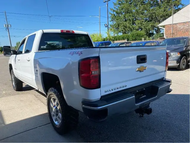2018 Chevrolet SILVERADO 2500HD LT, Duramax Diesel, No Accidents in Cars & Trucks in London - Image 6