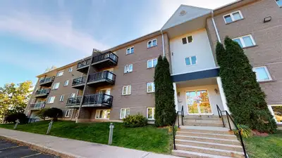 Available Sept 1st 2br, 1 bathroom