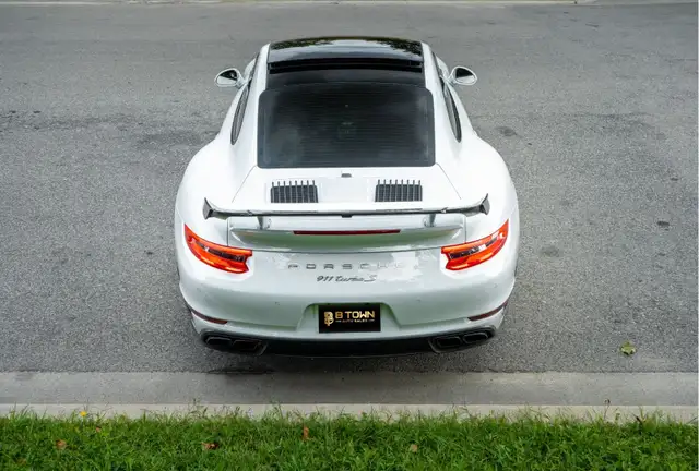 2017 Porsche 911556564787622072326
