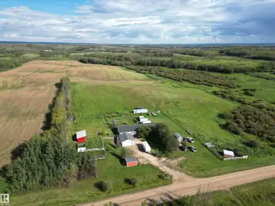 Picturesque, gently rolling 10-acre property conveniently located just minutes from Tomahawk. The 3-...