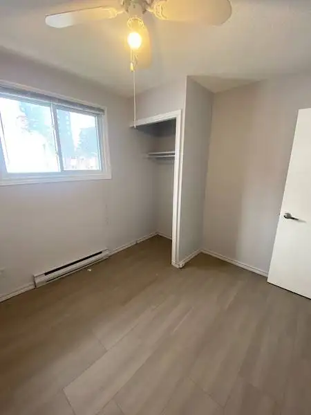 5 Spacious Student Bedroom Available on Noecker St! (Unit B) in Long Term Rentals in Kitchener / Waterloo - Image 12