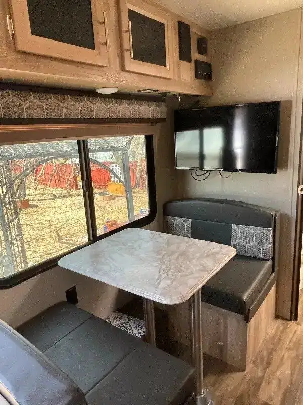 2020 FOREST RIVER COACHMEN EXPEDITION (FINANCING AVAILABLE) in Travel Trailers & Campers in Cambridge - Image 7