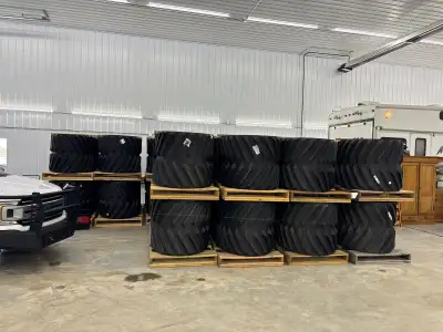 IN-STOCK CAMSO AG 6500 36” Track fits on a Versatile DeltaTrack All our Tracks are in-stock and can...