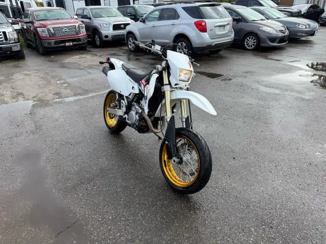 2019 Suzuki DRZ-400 SM, DUAL SPORT, SUPERMOTO, GOLD WHEELS in Sport Touring in London - Image 8
