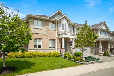 This Gorgeous & Beautifully Renovated 3 Bed, 3 Bath Townhome in Remarkable Pocket in the Waterfront...