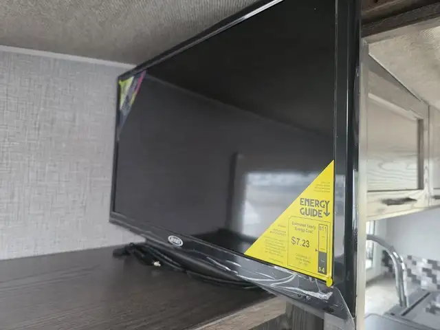 2026 Northern Lite Limited Edition 8-11EXLEWB Face-to-Face Dinet in Travel Trailers & Campers in Penticton - Image 11