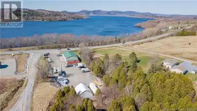 Welcome to 568 Route 100. Come and view this 4700 sq foot +/- commercial building in a perfect locat...