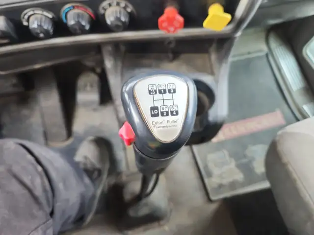 2008 Kenworth T800 in Heavy Trucks in St. Albert - Image 25