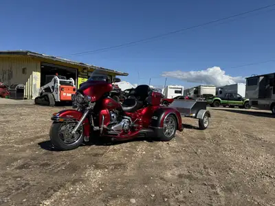 This unit was triked in 2015 with a California Side Car Trike Kit, its a beauty and ready to roll! C...