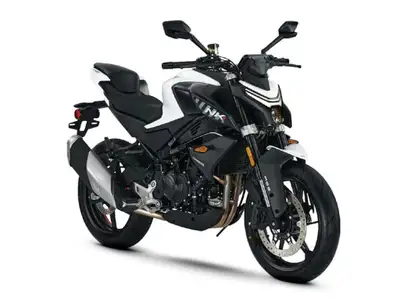 2024 CFMOTO 450NK 450NK 2024 CFMoto 450NK Visit us today at 33 Emes Road (Off McPhillips @ the North...