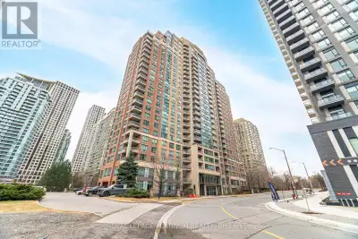 Luxury Building In The Heart Of Mississauga, Gorgeous 2 Bedrooms + 2 Full Bathrooms + Den (3rd Bedro...