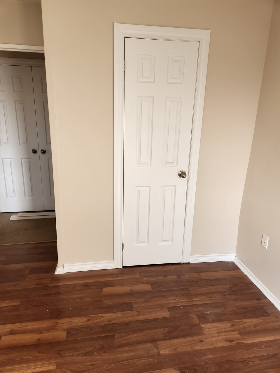 2 Bed with 1 Mo. Free Rent + extra $100 off for Seniors! 5