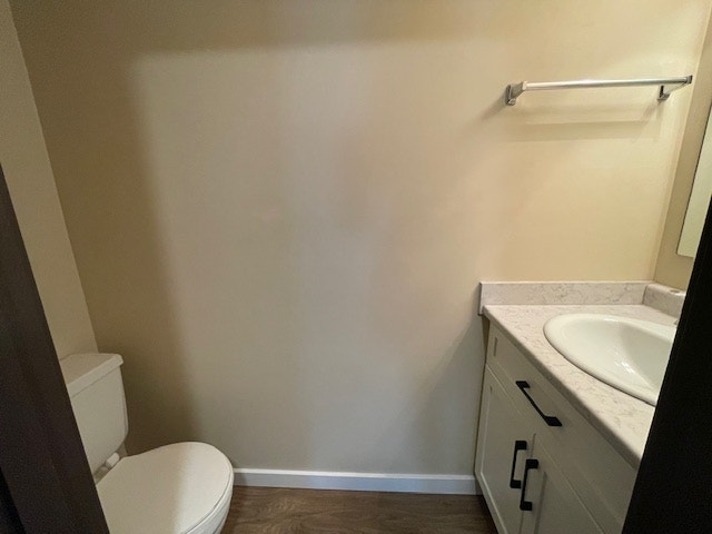 Spacious 2 Level 2 Bed 1.5 Bath Apartment for Rent on 8th Street 5