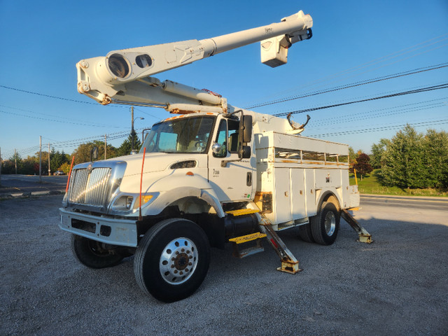 2004 International 7300 4x4 Bucket Truck in Other in New Glasgow